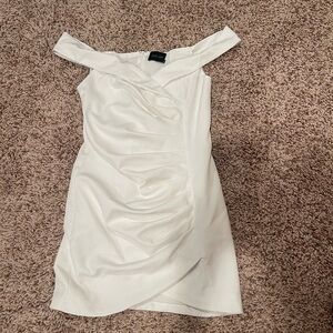 Do & Be White Dress off shoulder Semi dress